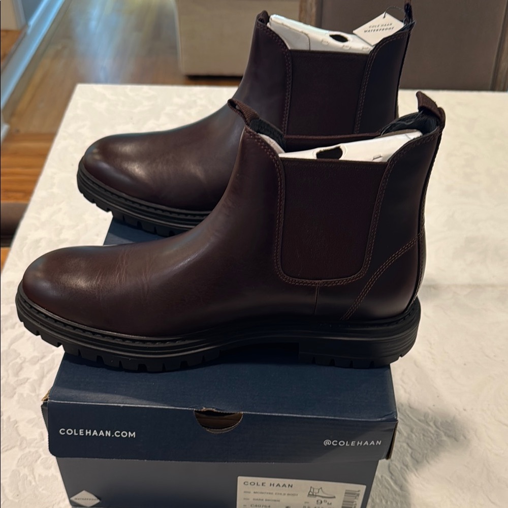 Cole Haan Brown Leather McIntyre Chelsea Boots size 9.5M NWT - Picture 4 of 4